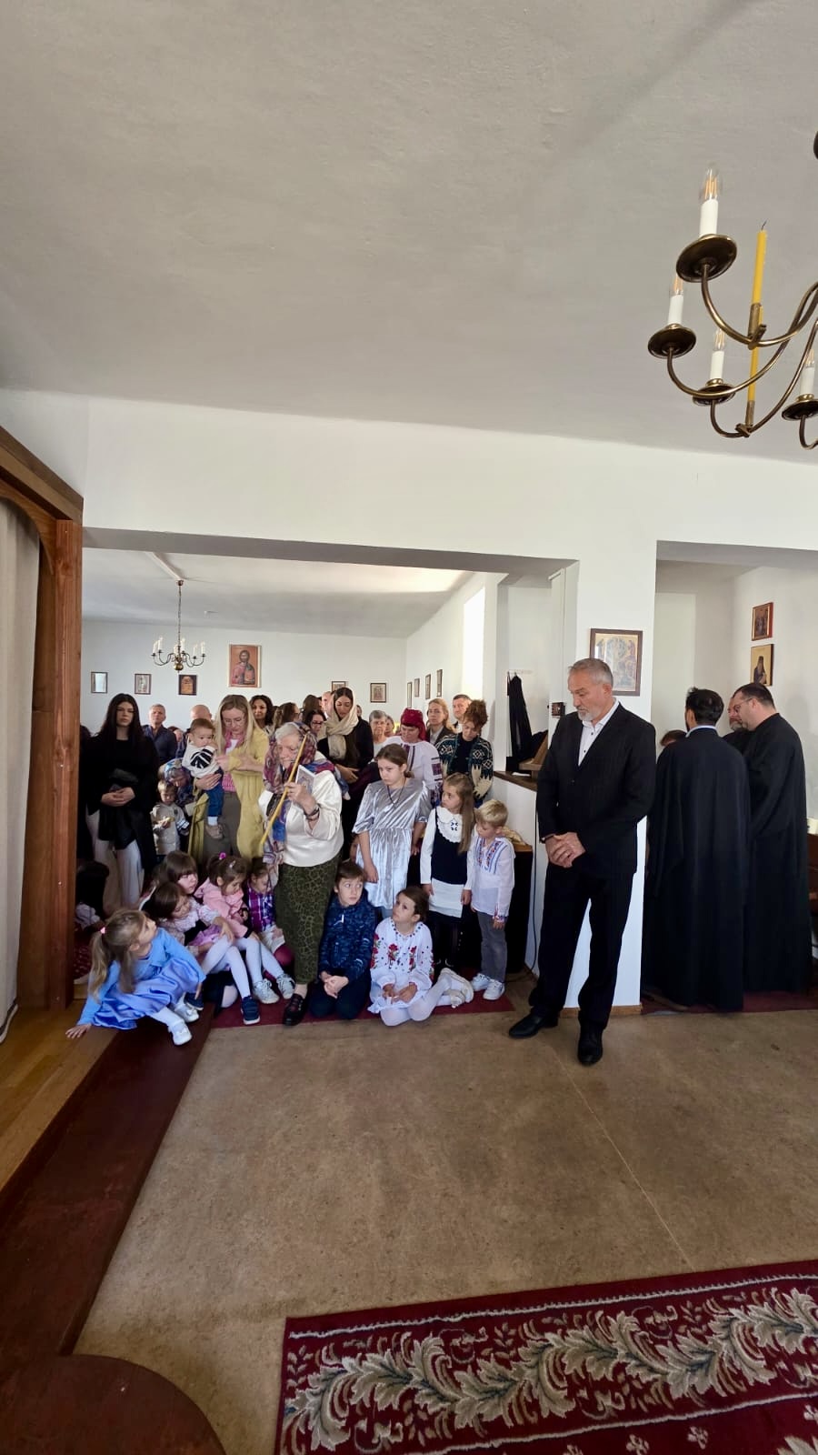 Ἀρχιερατικὴ Θεία Λειτουργία στὴν πανηγυρίζουσα Ἐνορία Ἁγίας Παρασκευῆς τῆς Ἐπιβατηνῆς στὸ Wiener Neustadt