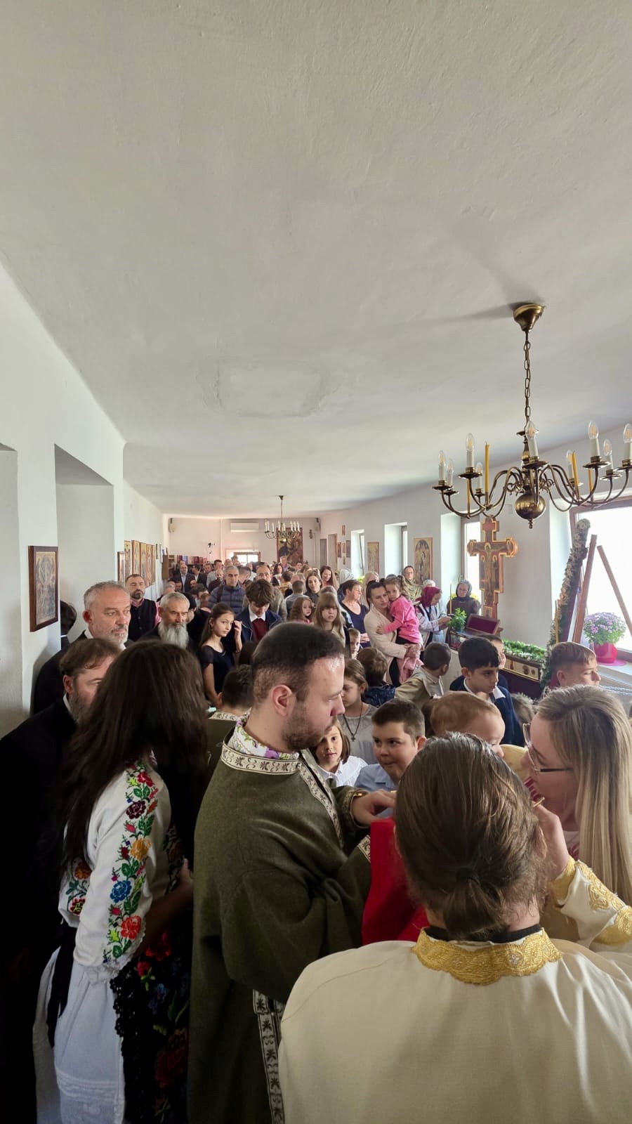 Ἀρχιερατικὴ Θεία Λειτουργία στὴν πανηγυρίζουσα Ἐνορία Ἁγίας Παρασκευῆς τῆς Ἐπιβατηνῆς στὸ Wiener Neustadt