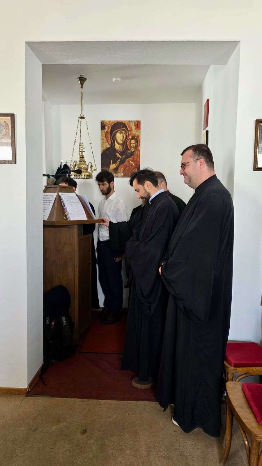 Ἀρχιερατικὴ Θεία Λειτουργία στὴν πανηγυρίζουσα Ἐνορία Ἁγίας Παρασκευῆς τῆς Ἐπιβατηνῆς στὸ Wiener Neustadt